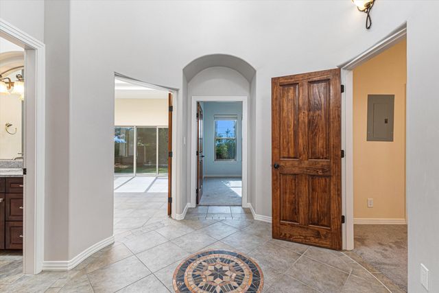 8223 Desert Lily Lane NE, Albuquerque, NM 87122