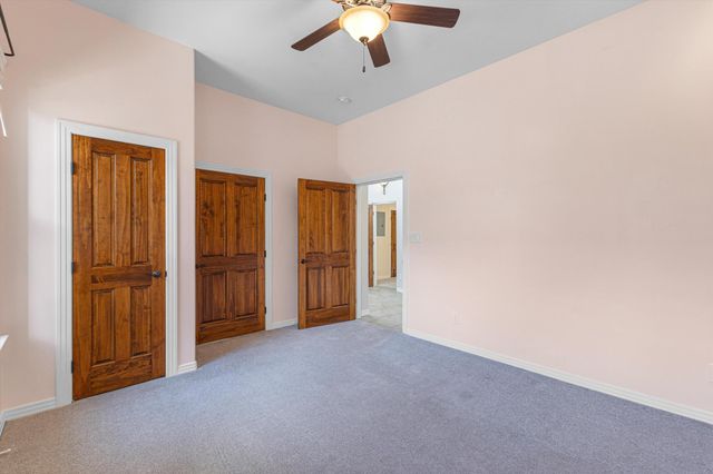 8223 Desert Lily Lane NE, Albuquerque, NM 87122