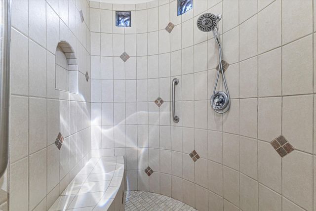 8223 Desert Lily Lane NE, Albuquerque, NM 87122