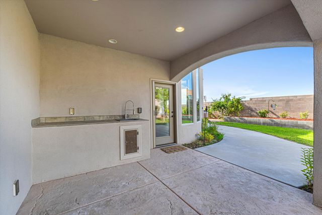 8223 Desert Lily Lane NE, Albuquerque, NM 87122