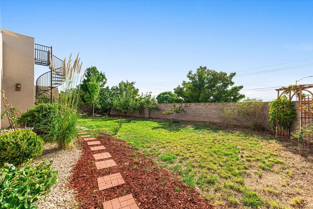 8223 Desert Lily Lane NE, Albuquerque, NM 87122