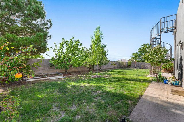 8223 Desert Lily Lane NE, Albuquerque, NM 87122
