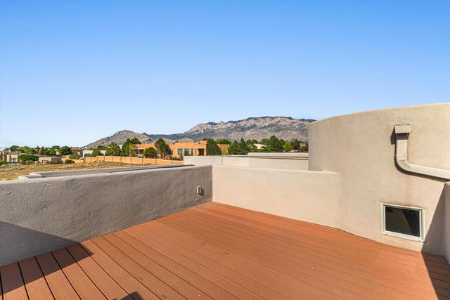 8223 Desert Lily Lane NE, Albuquerque, NM 87122