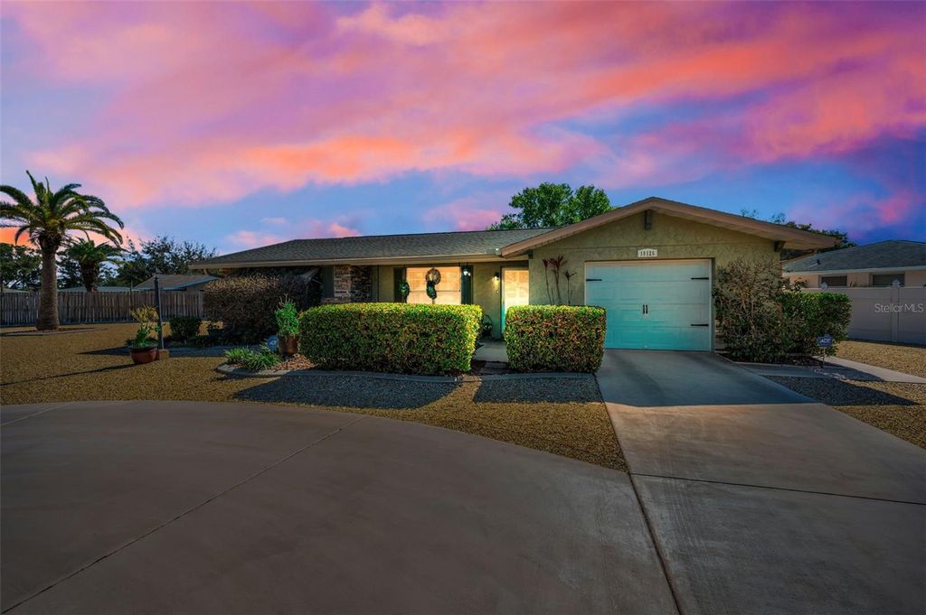 Image 2 of property listing at 10126 HOOP COURT, Port Richey, FL 34668