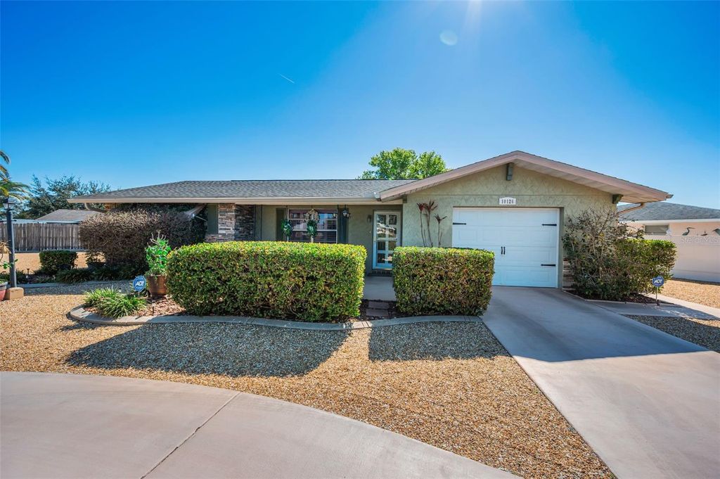 Image 13 of property listing at 10126 HOOP COURT, Port Richey, FL 34668