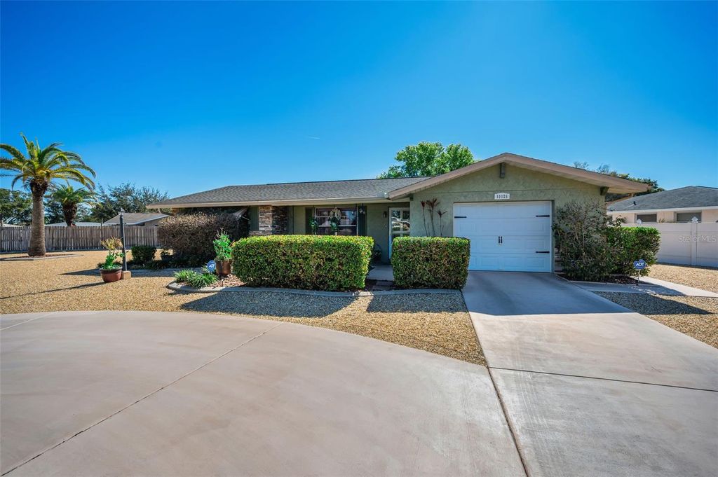 Image 6 of property listing at 10126 HOOP COURT, Port Richey, FL 34668