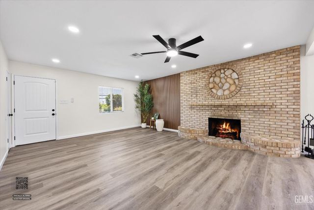 2814 College Avenue, Bakersfield, CA 93306