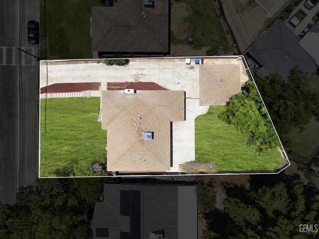 2814 College Avenue, Bakersfield, CA 93306