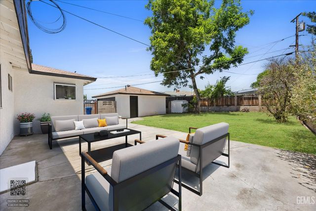 2814 College Avenue, Bakersfield, CA 93306