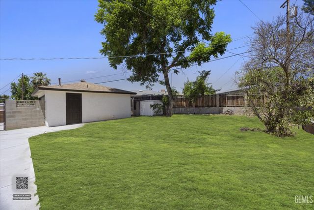 2814 College Avenue, Bakersfield, CA 93306