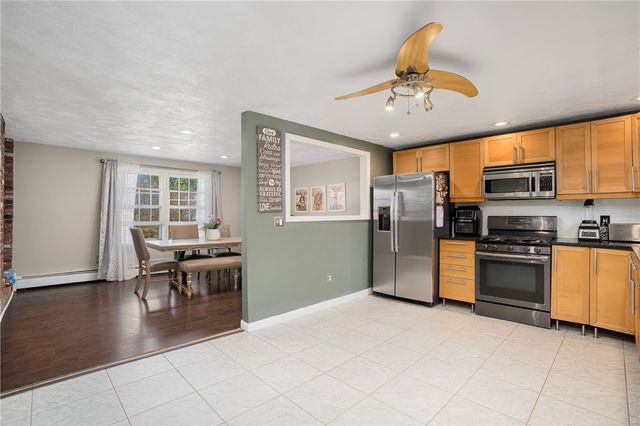 44 Quaker Drive, West Warwick, RI 02893