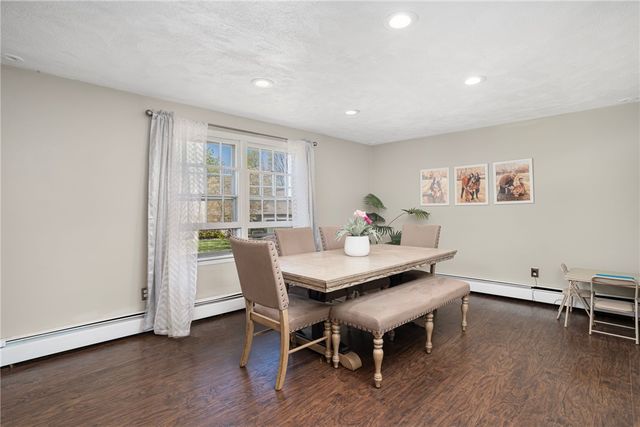 44 Quaker Drive, West Warwick, RI 02893