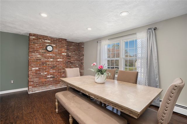 44 Quaker Drive, West Warwick, RI 02893
