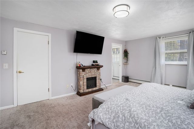 44 Quaker Drive, West Warwick, RI 02893