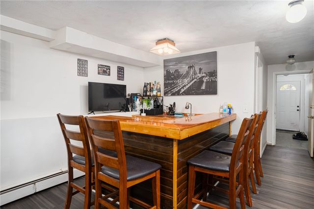 44 Quaker Drive, West Warwick, RI 02893