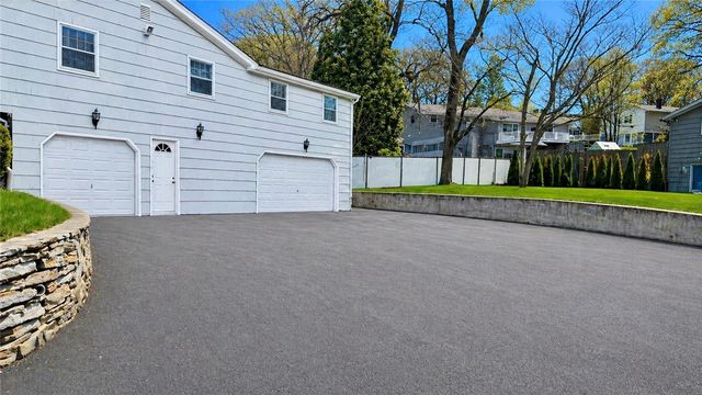 44 Quaker Drive, West Warwick, RI 02893