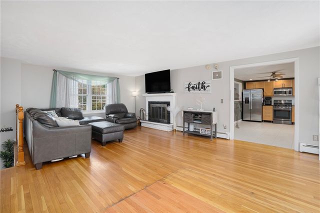 44 Quaker Drive, West Warwick, RI 02893