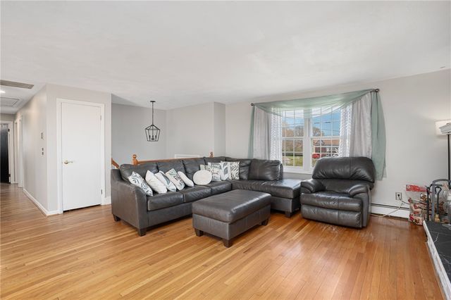 44 Quaker Drive, West Warwick, RI 02893