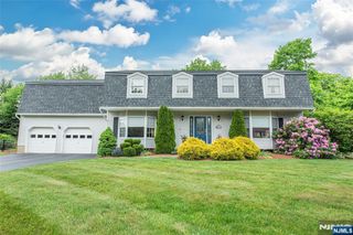 31 Yorkshire Avenue, West Milford, NJ 07480