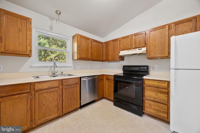 11810 CLARENCE DR, Fredericksburg, VA 22407