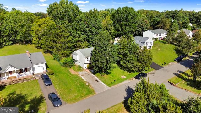 11810 CLARENCE DR, Fredericksburg, VA 22407