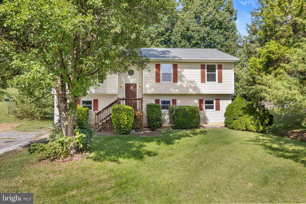 11810 CLARENCE DR, Fredericksburg, VA 22407