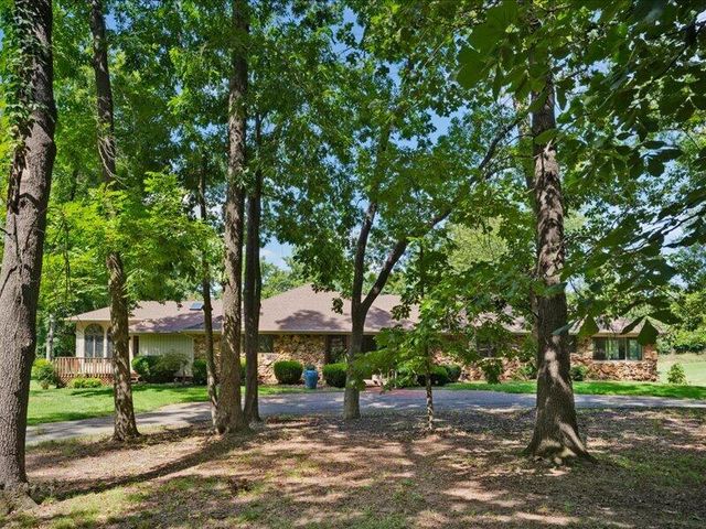 3003 W Sharon Drive, Ozark, MO 65721