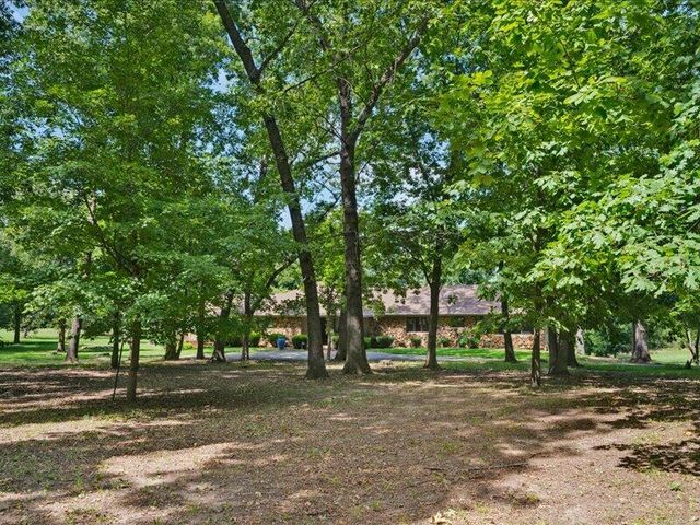 3003 W Sharon Drive, Ozark, MO 65721