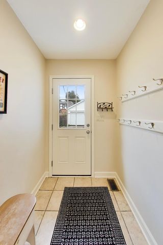 338 S Gibbons Avenue, Arlington Heights, IL 60004