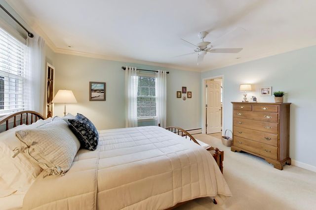 338 S Gibbons Avenue, Arlington Heights, IL 60004