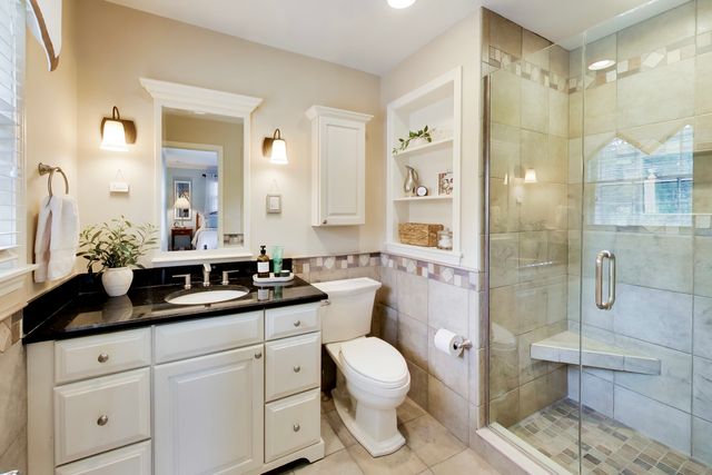 338 S Gibbons Avenue, Arlington Heights, IL 60004