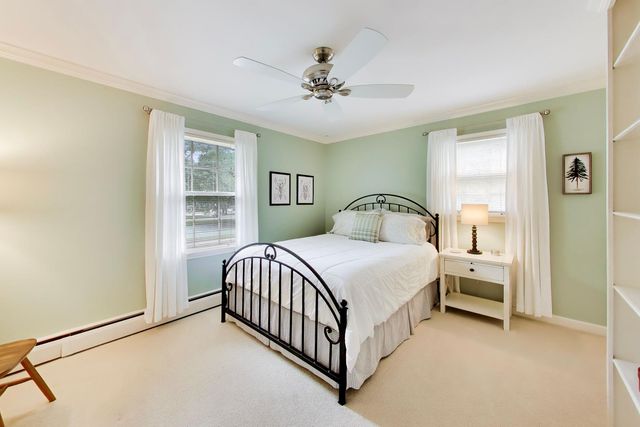 338 S Gibbons Avenue, Arlington Heights, IL 60004