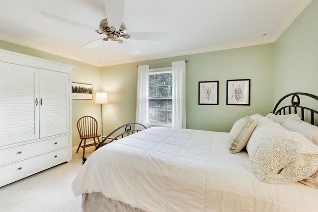 338 S Gibbons Avenue, Arlington Heights, IL 60004