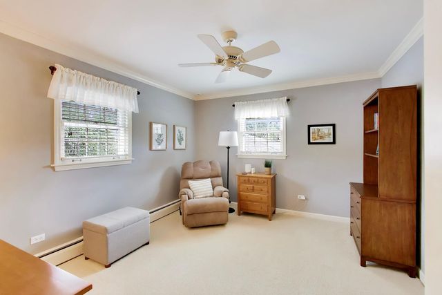 338 S Gibbons Avenue, Arlington Heights, IL 60004