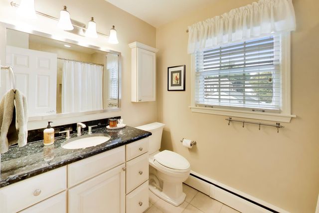 338 S Gibbons Avenue, Arlington Heights, IL 60004