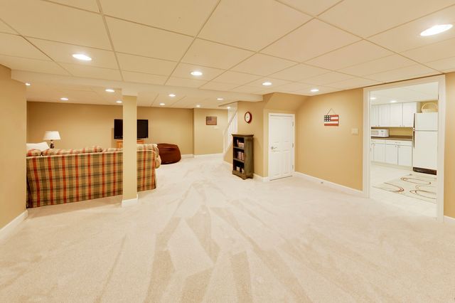 338 S Gibbons Avenue, Arlington Heights, IL 60004