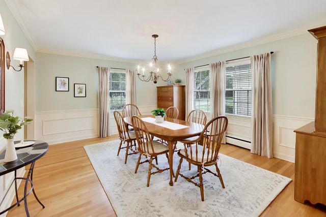 338 S Gibbons Avenue, Arlington Heights, IL 60004