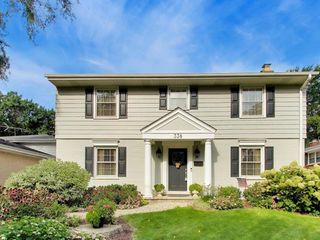 338 S Gibbons Avenue, Arlington Heights, IL 60004