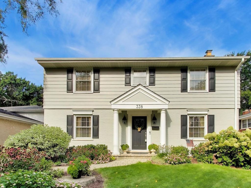 338 S Gibbons Avenue, Arlington Heights, IL 60004