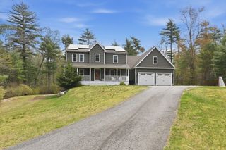 32-1/2 E Howland Rd, Freetown, MA 02717