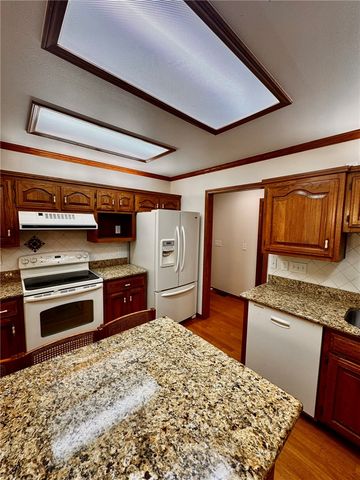 8889 Old Dutch Elbow, Rogers, AR 72756