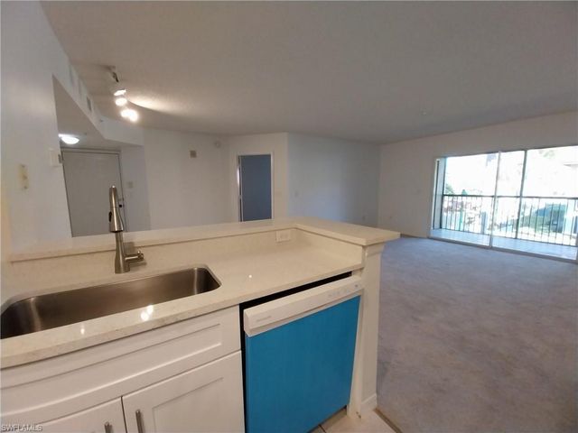 8950 Colonnades CT E # 824, Bonita Springs, FL 34135