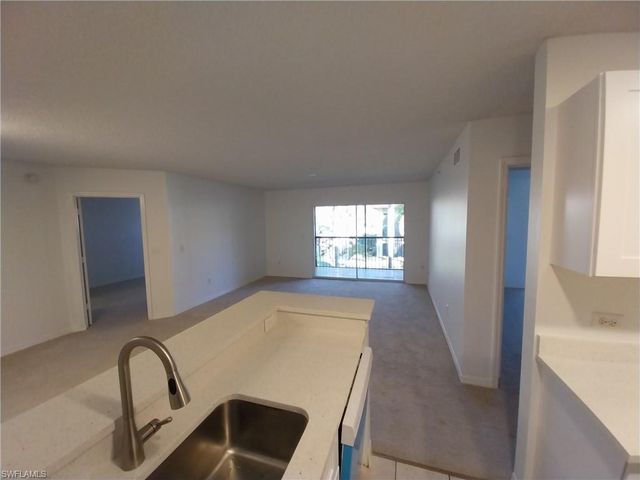 8950 Colonnades CT E # 824, Bonita Springs, FL 34135