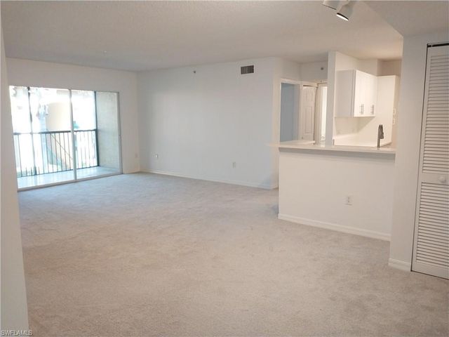 8950 Colonnades CT E # 824, Bonita Springs, FL 34135