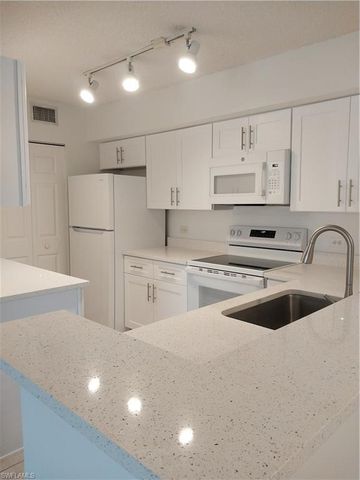 8950 Colonnades CT E # 824, Bonita Springs, FL 34135