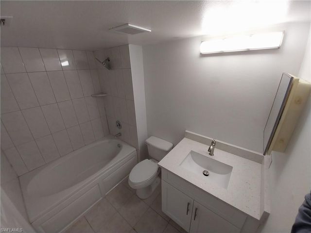 8950 Colonnades CT E # 824, Bonita Springs, FL 34135