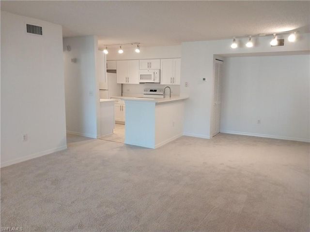 8950 Colonnades CT E # 824, Bonita Springs, FL 34135