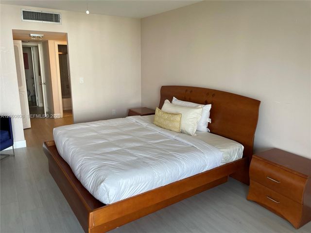 3375 N Country Club Drive 803, Aventura, FL 33180