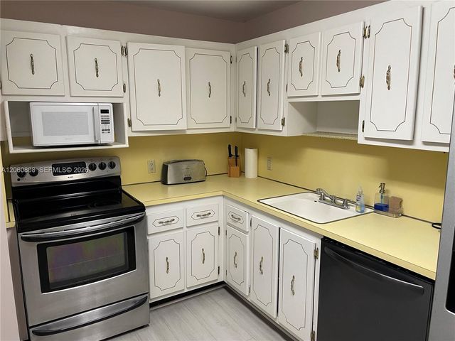 3375 N Country Club Drive 803, Aventura, FL 33180