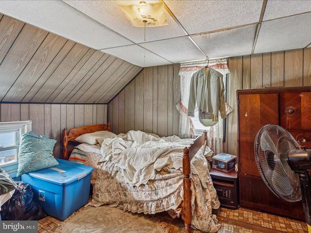 105 S HOUCKSVILLE RD, Hampstead, MD 21074